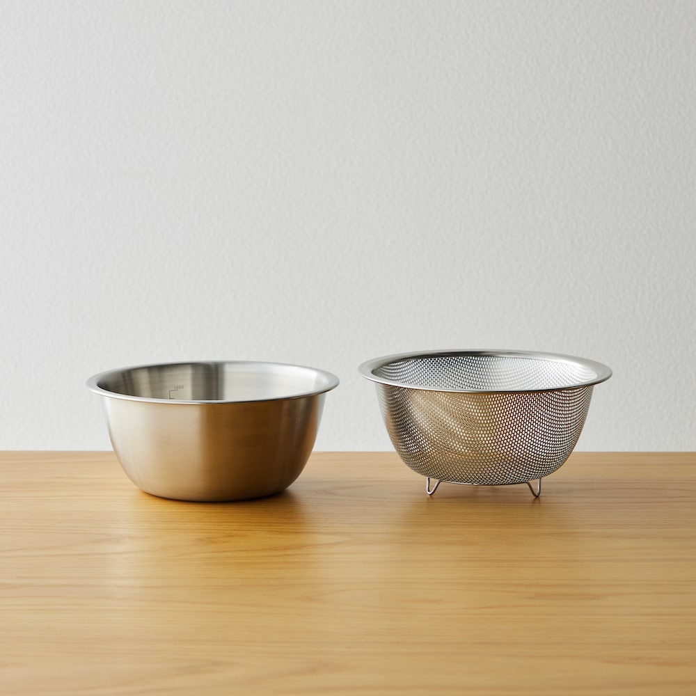 中サイズ（最大目盛り：1600ml／満水容量：2200ml）