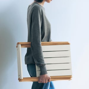 折りたたむとコンパクトで持ち運びしやすい