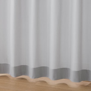 グレー