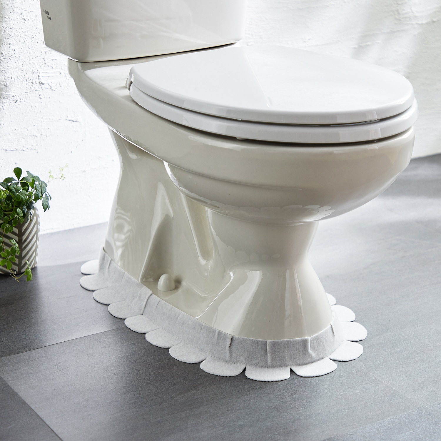 ＜ベルメゾン＞トイレのすきま汚れ防止シート同色4枚セット 【便器と床のすき間に貼る 消臭加工】画像