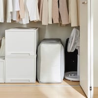 オフシーズンは付属の収納袋に入れてクローゼットの隙間にもコンパクトにしまえます。