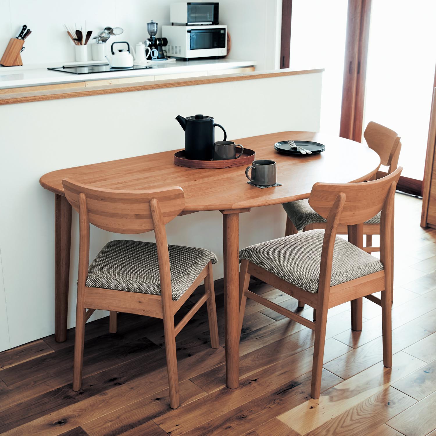 メルべゾンのダイニングテーブル•椅子セット - 東京都の家具