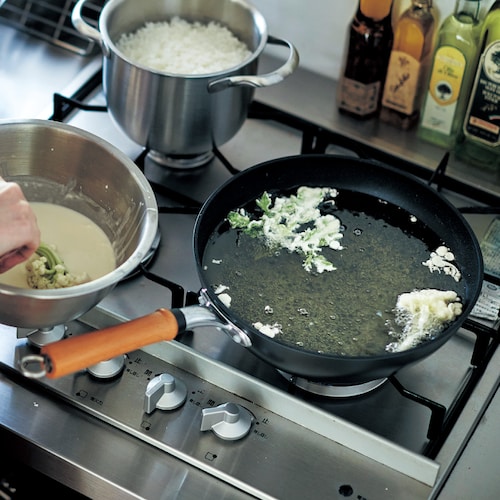 家族が喜ぶ焼く・煮る・揚げる深型フライパン［日本製］ 【ガス火用】