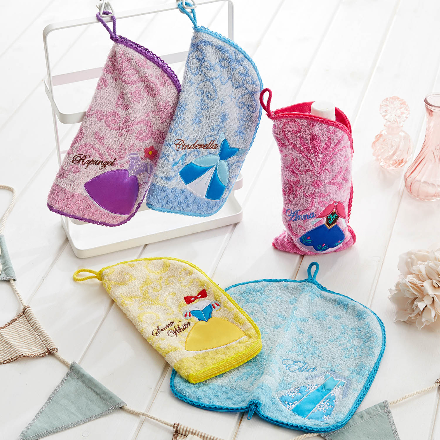 プリンセスのタオルポーチ 選べるディズニーキャラクター ディズニー Disney 通販のベルメゾンネット プリンセスのタオルポーチ 選べるディズニーキャラクター ディズニー Disney 通販のベルメゾンネット