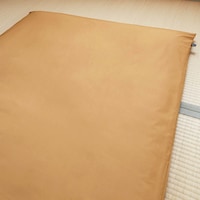 ベージュ