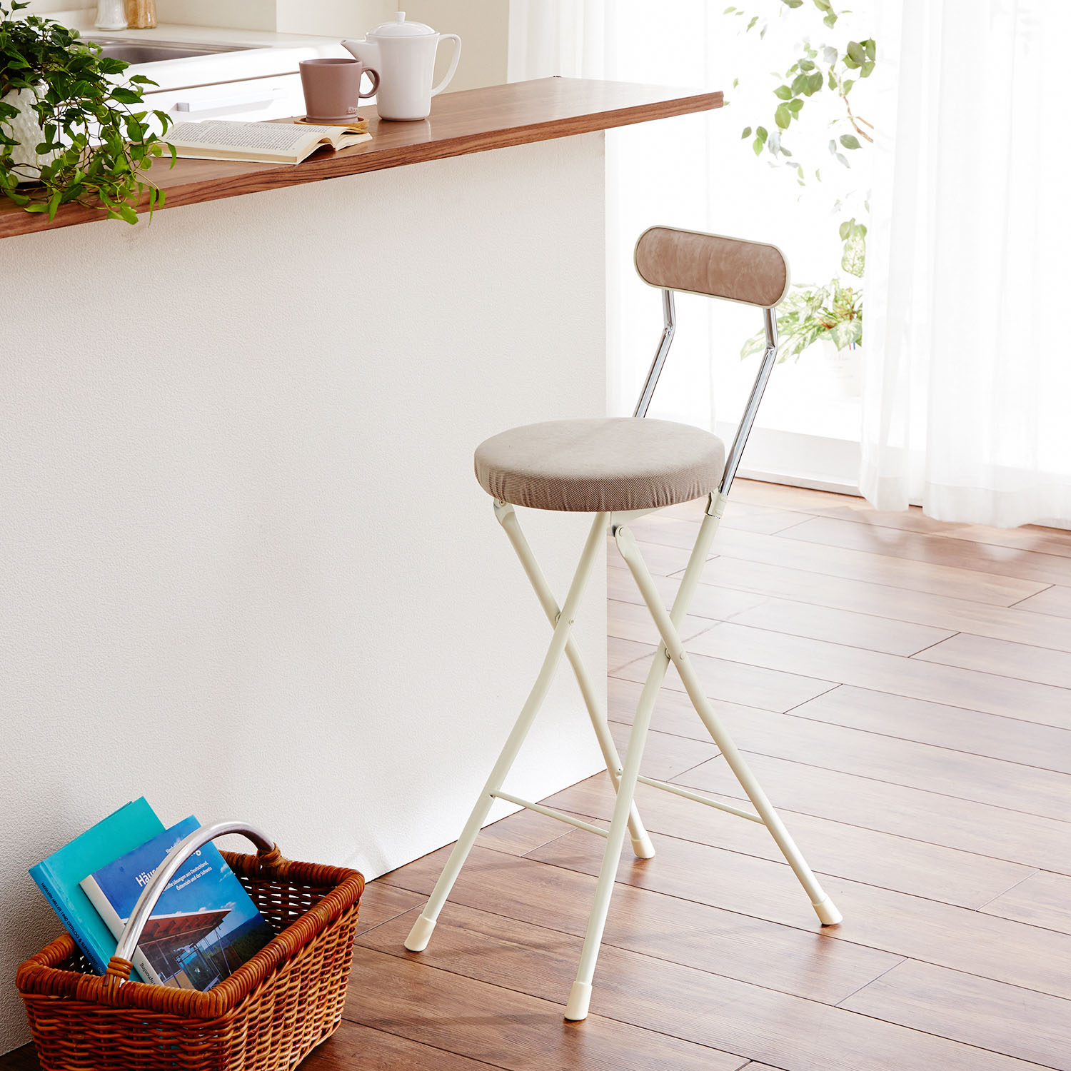 【ベルメゾン】クッション座面の折り畳みハイチェア