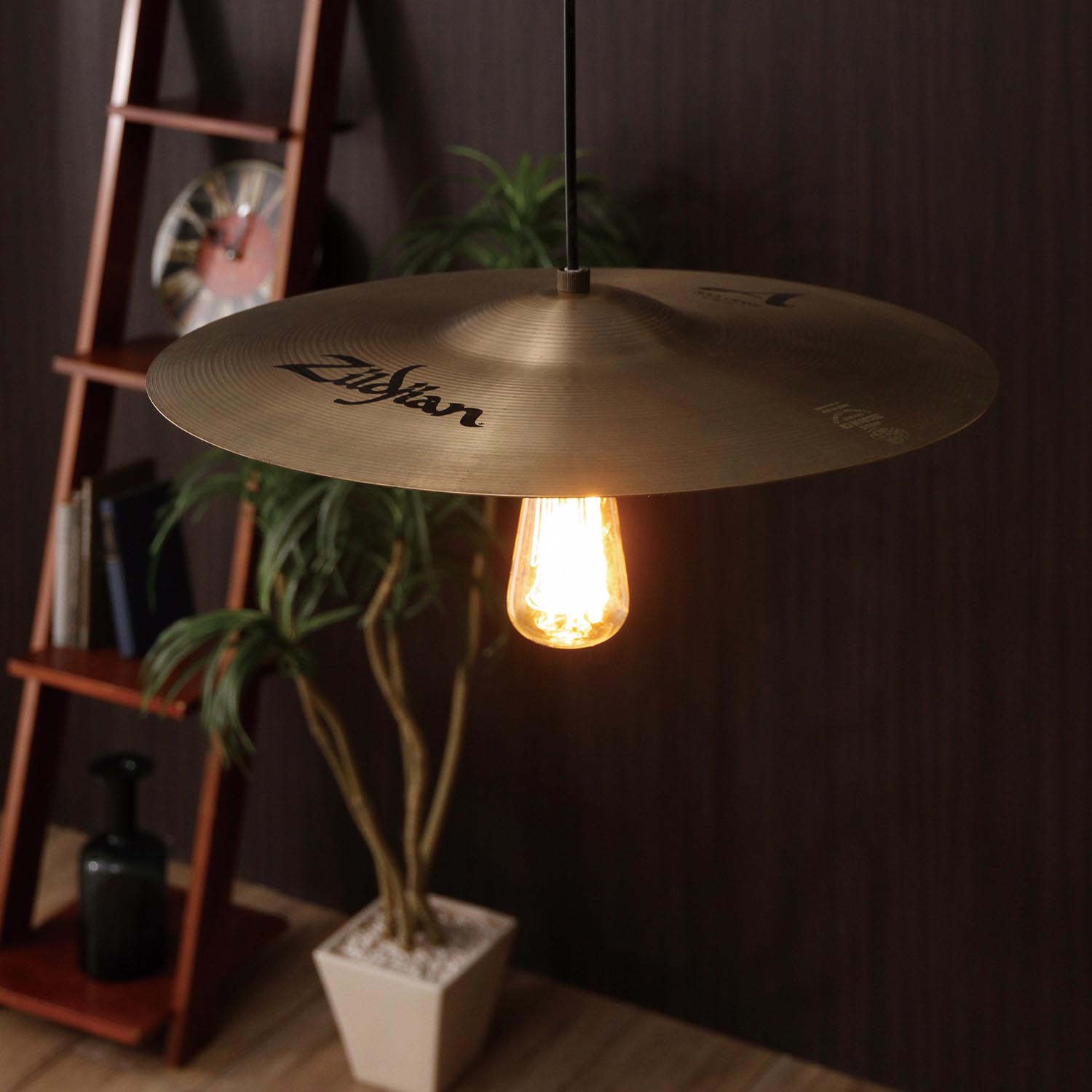 【ディ クラッセ/DI CLASSE】シンバルを再利用したペンダントライト「シンバル」