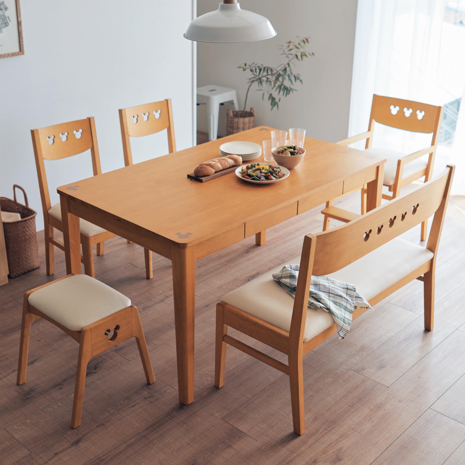 引出し付きダイニングテーブル「ミッキーモチーフ」(ディズニー/Disney) 引出し付きダイニングテーブル「ミッキーモチーフ」(ディズニー/Disney)