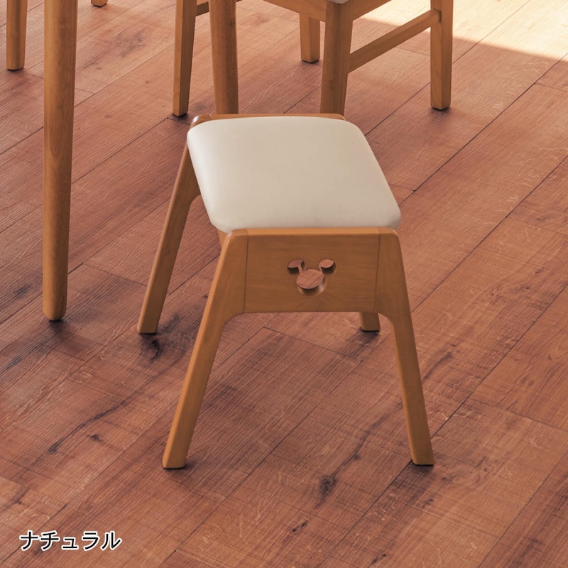 サイドの抜き型のミッキーモチーフがポイント