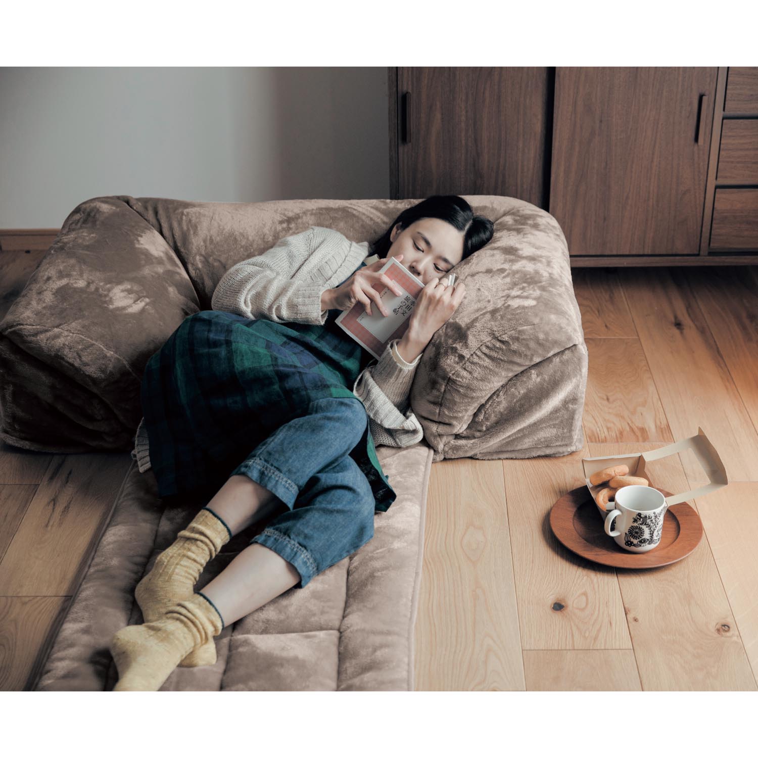 【メルトロ/meltoro】【在庫限り】あったかなめらかな背もたれクッション付きごろ寝マット 【メルトロ/meltoro】【在庫限り】あったかなめらかな背もたれクッション付きごろ寝マット