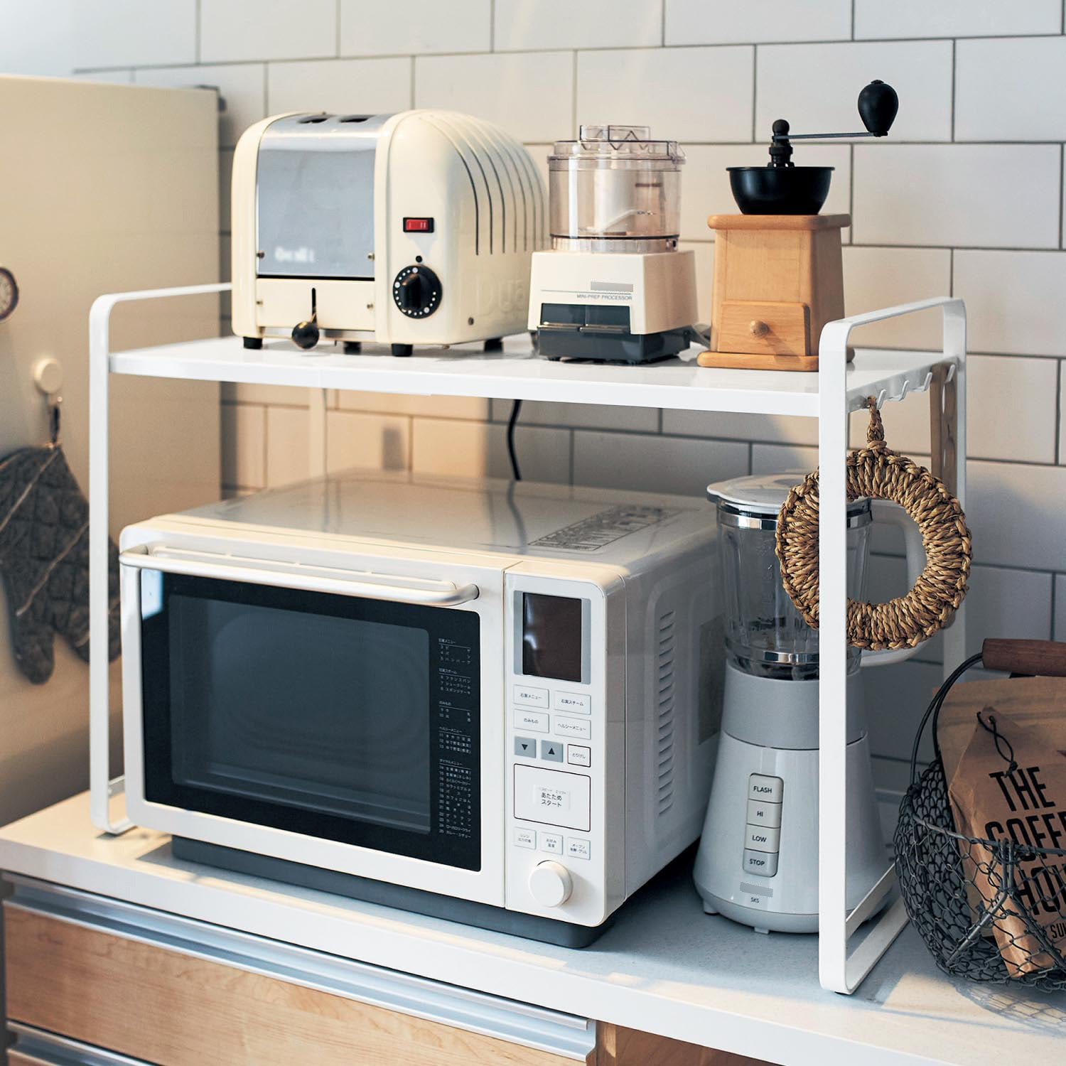 伸縮式スチールレンジ上ラック <幅47.5~75cm>(タワー/tower) 伸縮式スチールレンジ上ラック <幅47.5~75cm>(タワー/tower)