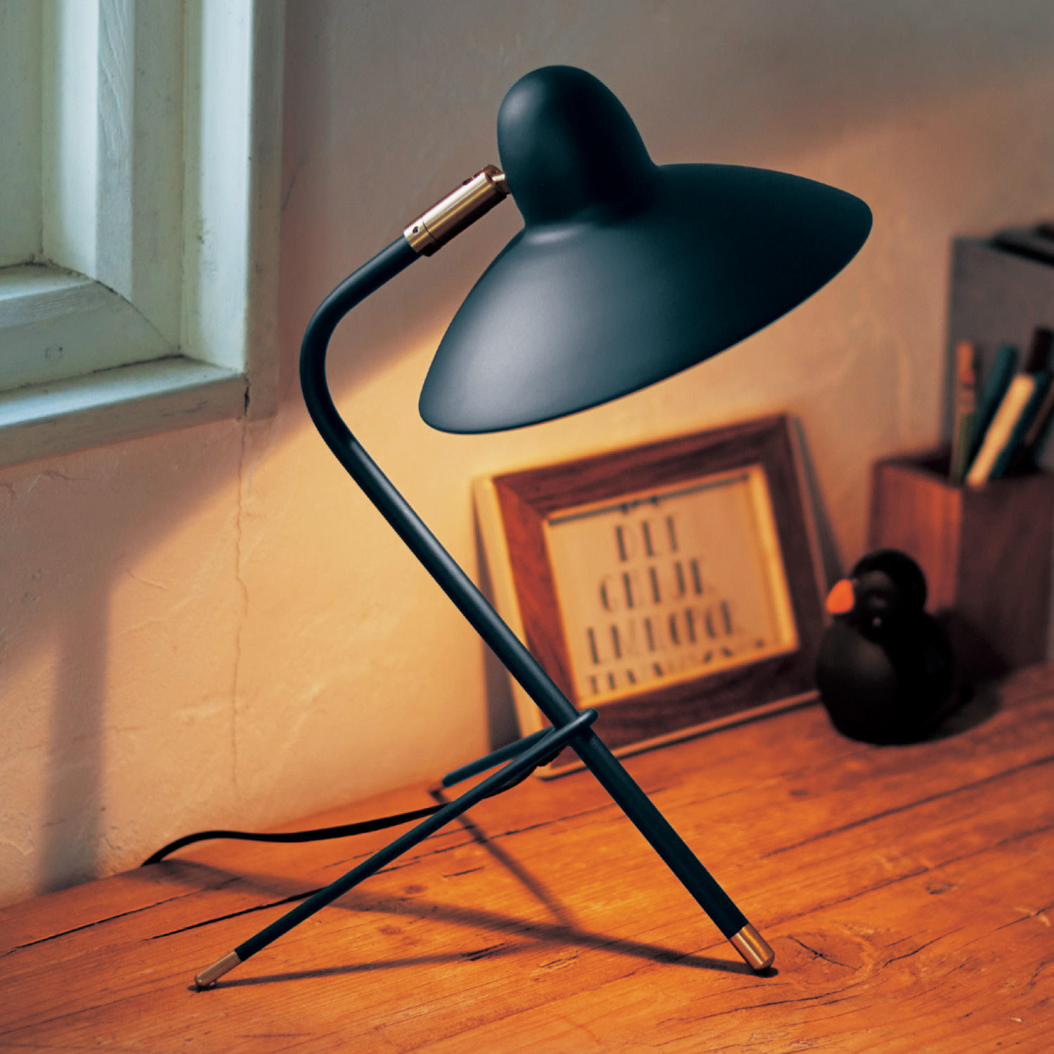 真鍮素材を使用したデスクライト「アルル/Arles」(ディ クラッセ/DI CLASSE)