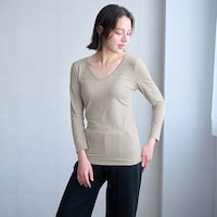 モデル身長162cm／M（グレージュ）