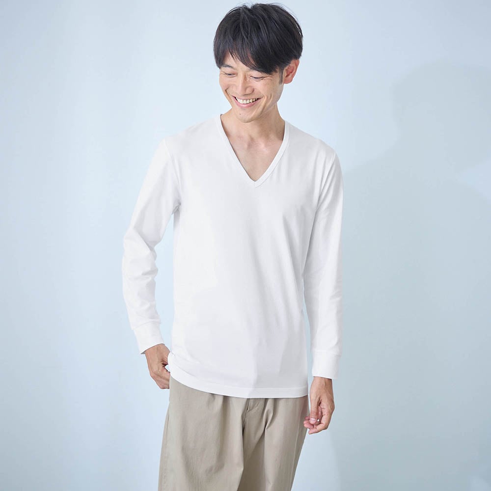 モデル身長176cm／L（オフホワイト）