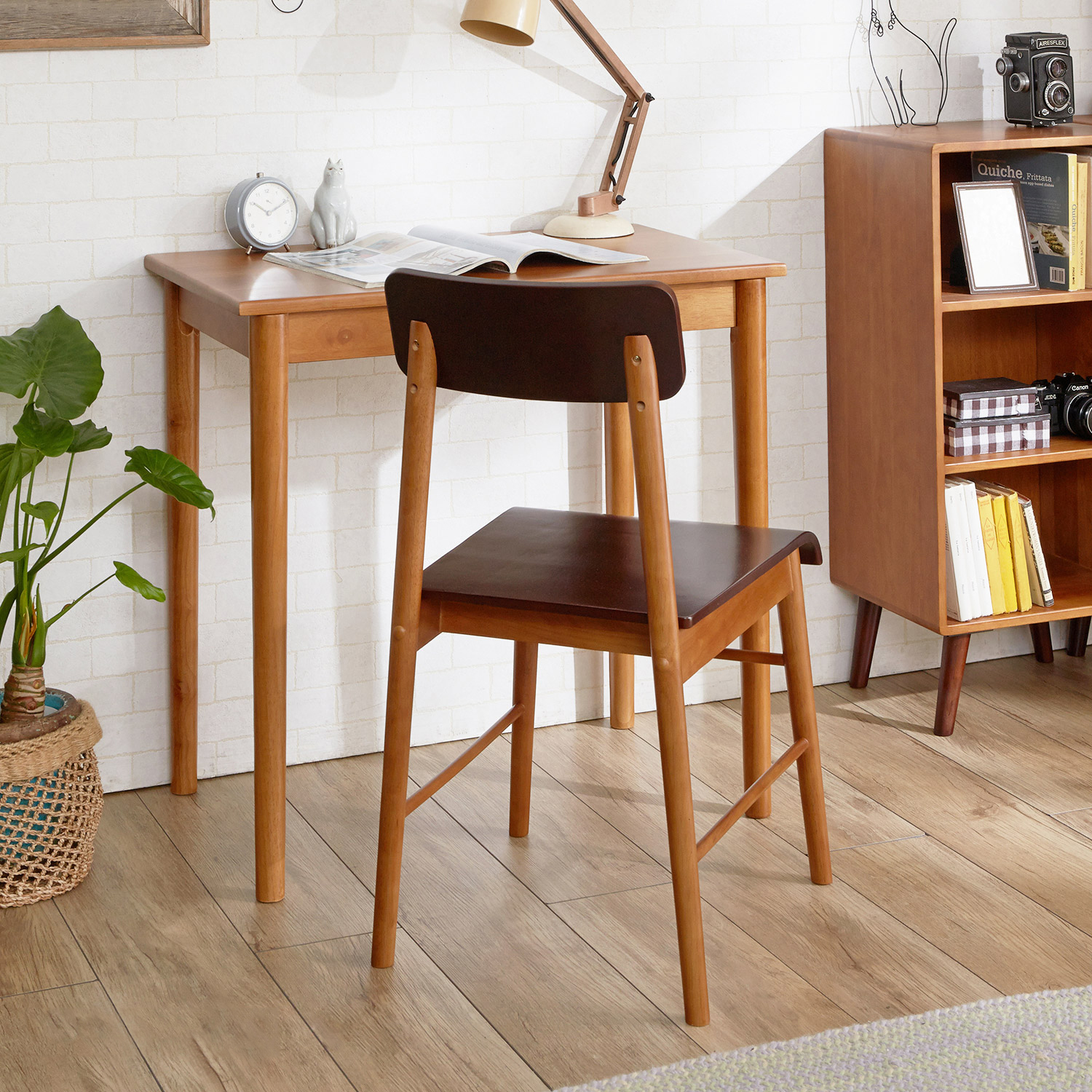 【ベルメゾン】ツートンカラーのレトロデザインチェア