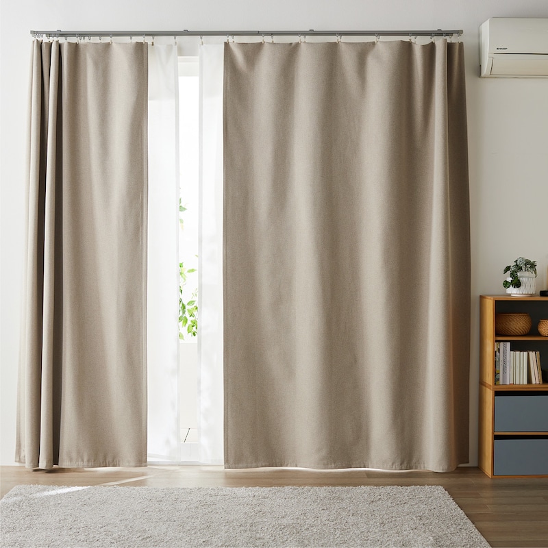 長さを変えられるカーテン（ベージュ）　クリップ：ホワイト使用