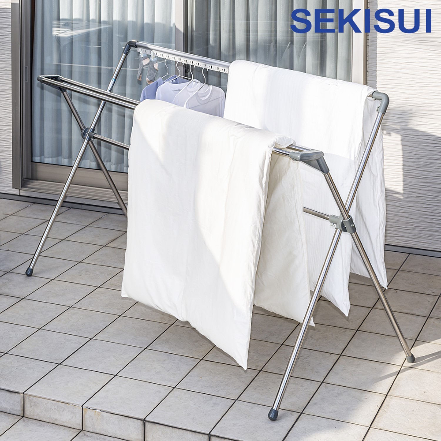 【セキスイ/SEKISUI】【工具不要で簡単組立/布団干し】ダブルバー仕様で幅伸縮のX型物干し 【室内・屋外兼用】