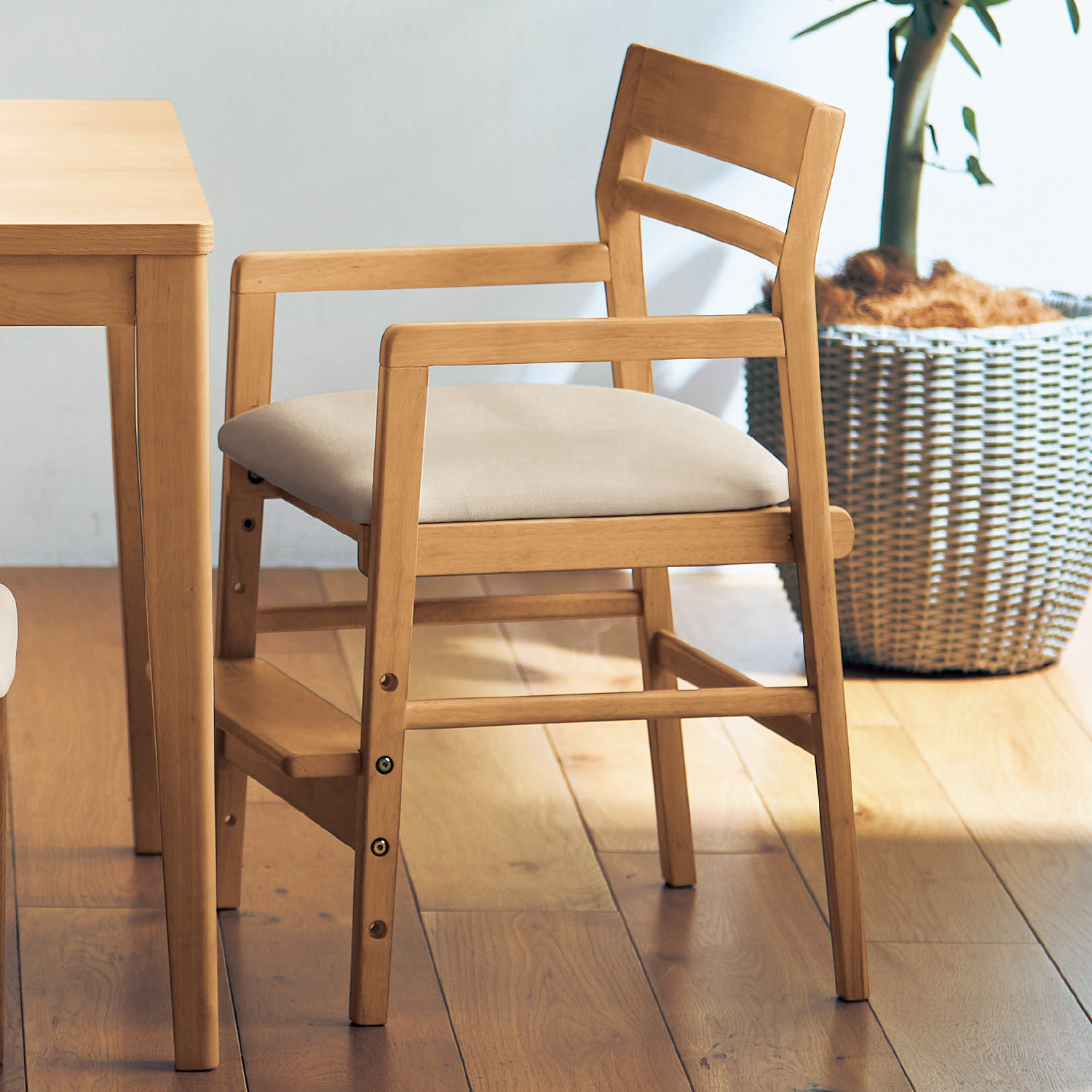 【BELLE MAISON DAYS】座面可動式ダイニングチェア