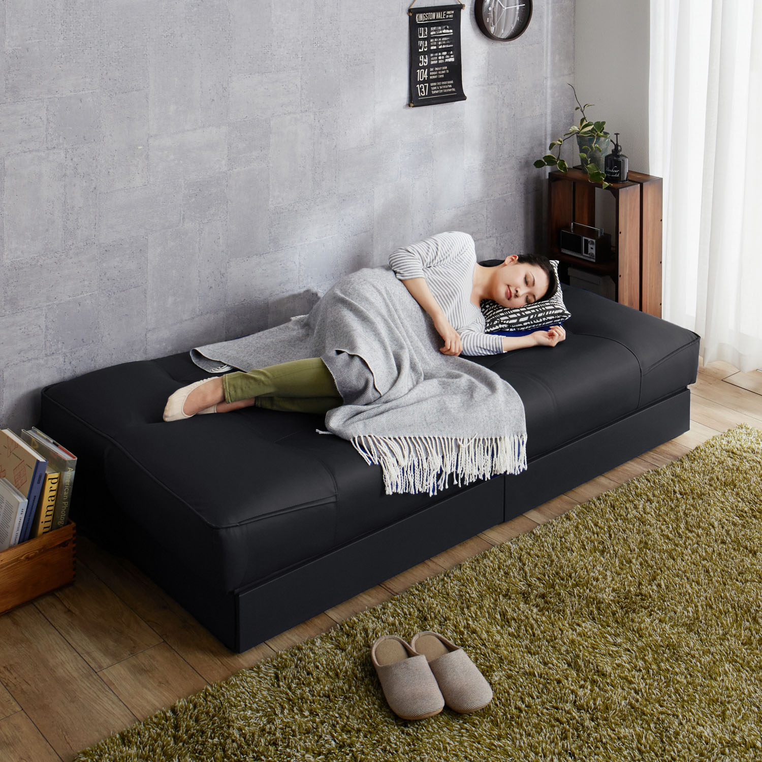 【ベルメゾン】収納付き合皮のソファーベッド