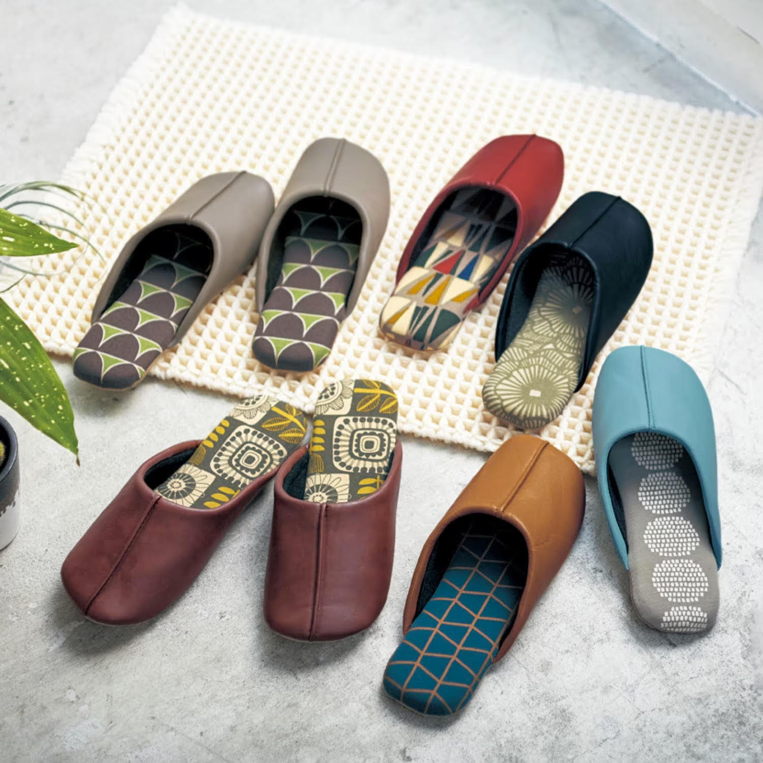 中敷きデザインの洗える合皮スリッパ <S~LL>