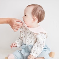 肌側は綿素材で赤ちゃんのお肌にもやさしい