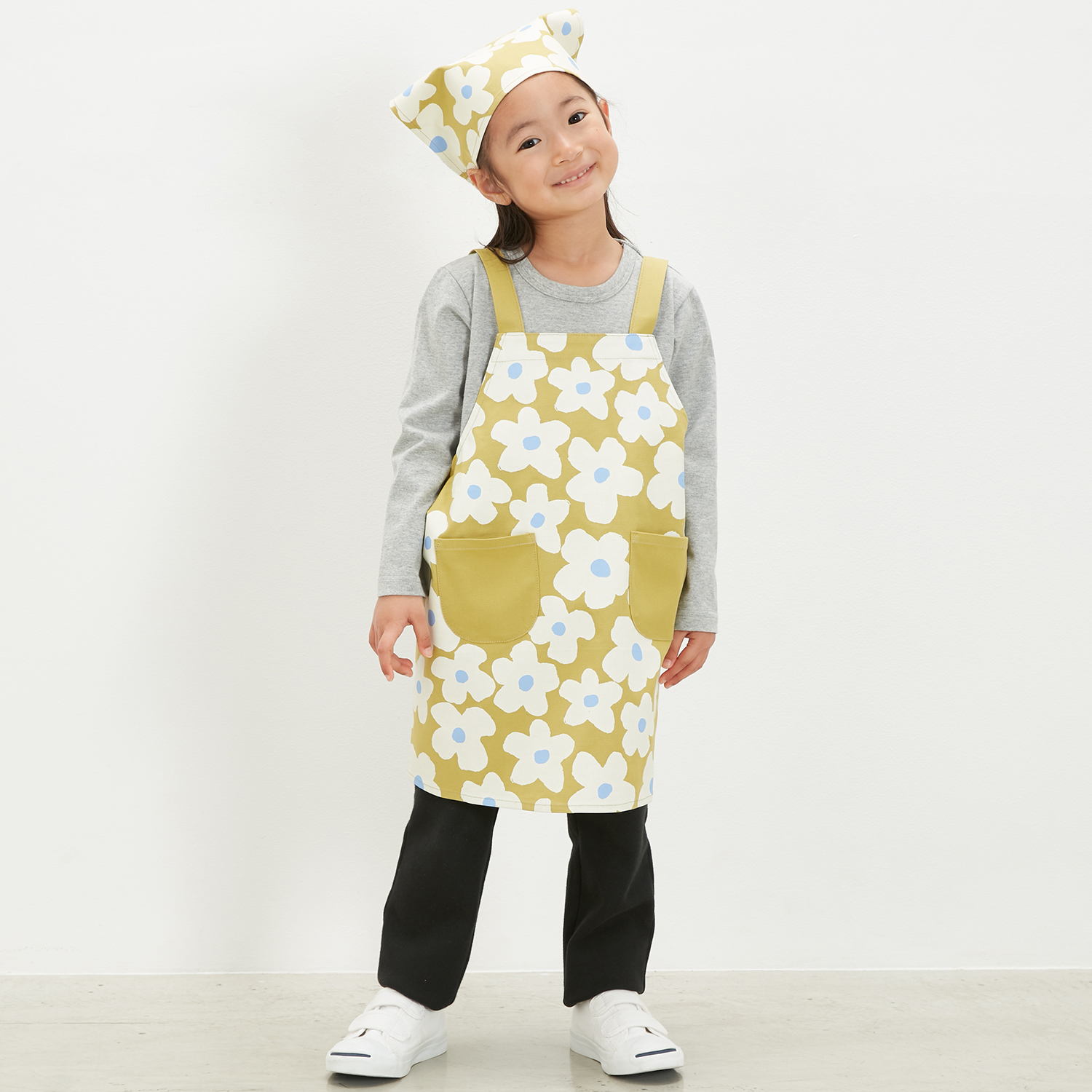 市場 ベルメゾン 子供 3点セット こどもエプロン 巾着袋 子ども 小学校 恐竜 三角巾 110 1 1 130 市場 ベルメゾン 子供 3点セット こどもエプロン 巾着袋 子ども 小学校 恐竜 三角巾 110 1 1 130