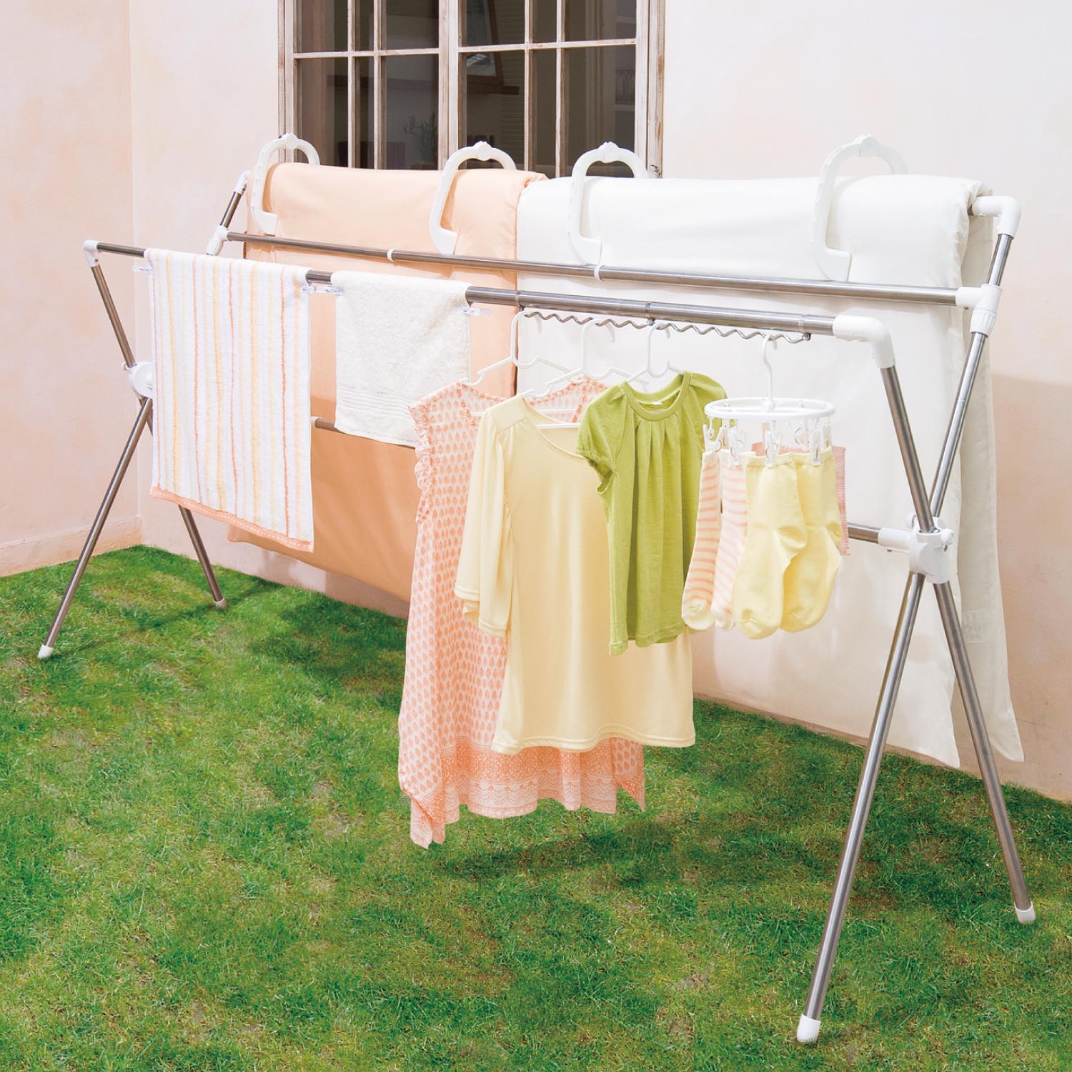 【ベルメゾン】洗濯量に合わせて縦横伸縮できる補助バー付き室内ベランダ兼用物干し 【室内・屋外兼用】 【ベルメゾン】洗濯量に合わせて縦横伸縮できる補助バー付き室内ベランダ兼用物干し 【室内・屋外兼用】