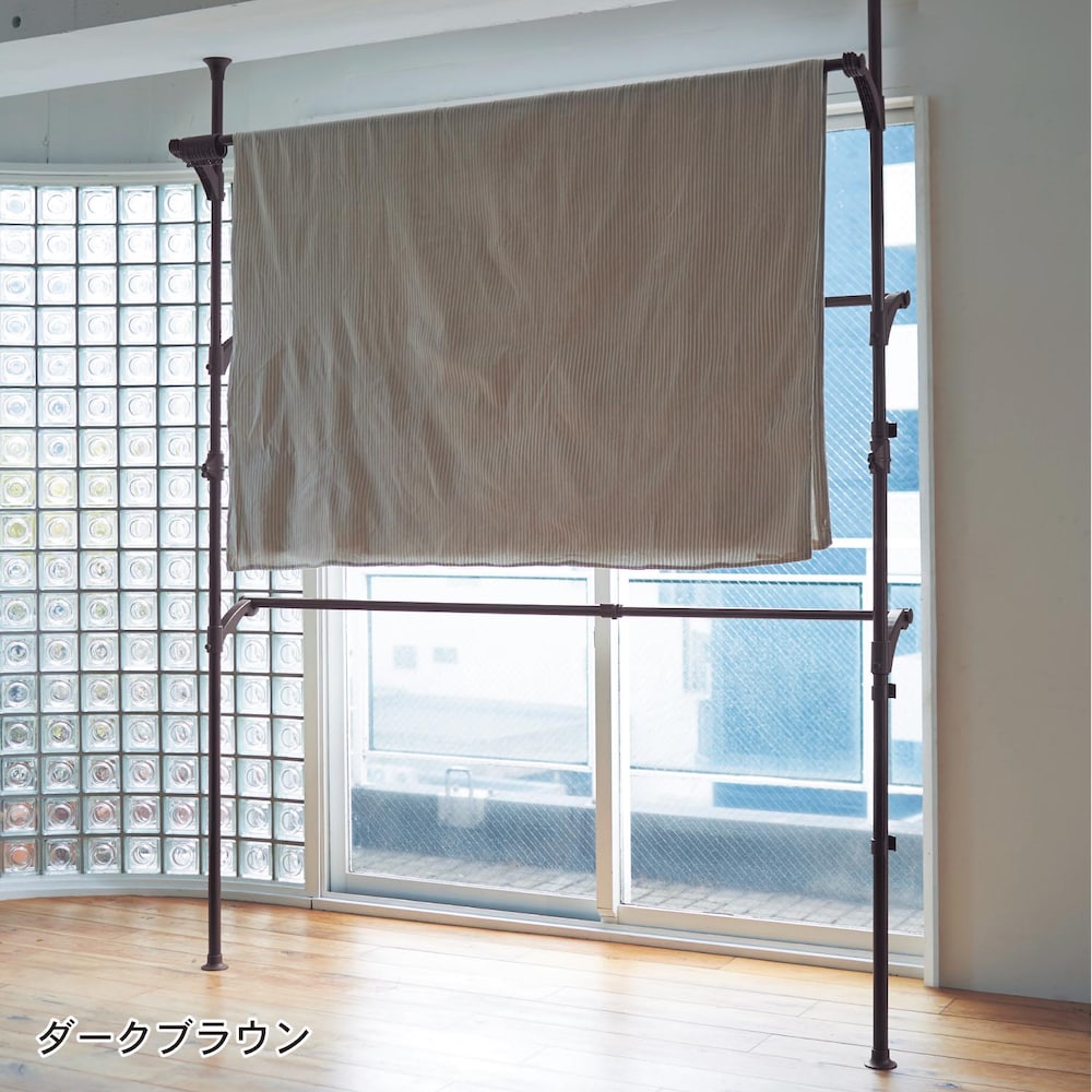 ダークブラウン