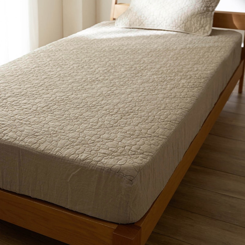 ベージュ（染色）※商品に色が近い画像です。ただし照明やモニター環境により色の見え方が異なります。