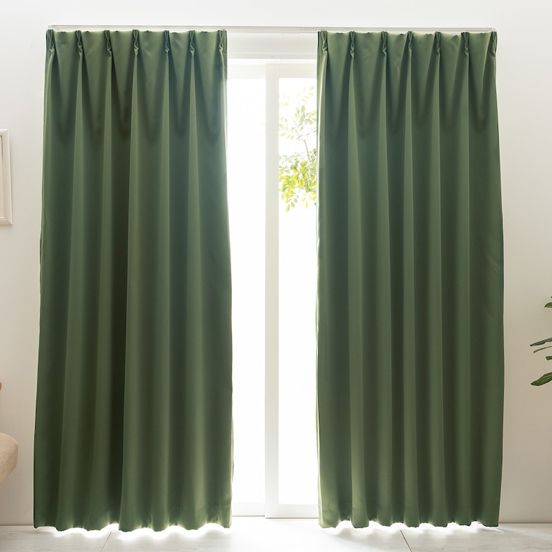 ダークグリーン