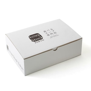 専用の箱に入れてお届けします。