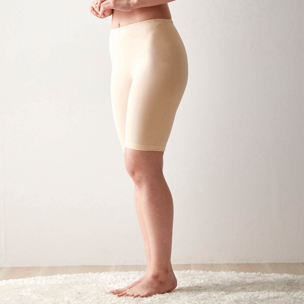 モデル身長168cm・Mサイズ着用