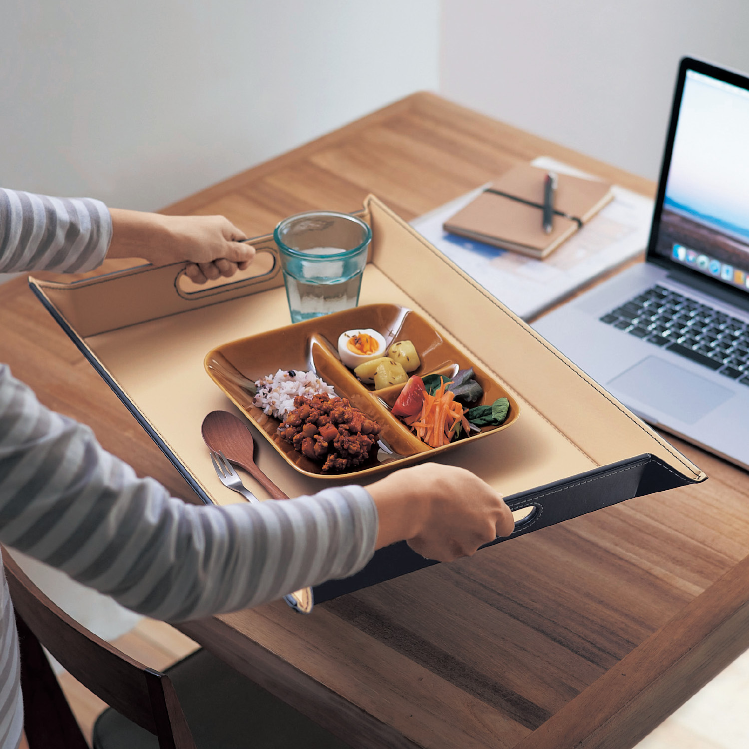 【ベルメゾン】ランチョンマットになるトレイ 【ベルメゾン】ランチョンマットになるトレイ