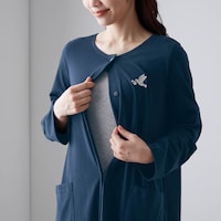 第2ボタンから授乳しやすい位置までは、開きやすい裏スナップボタン