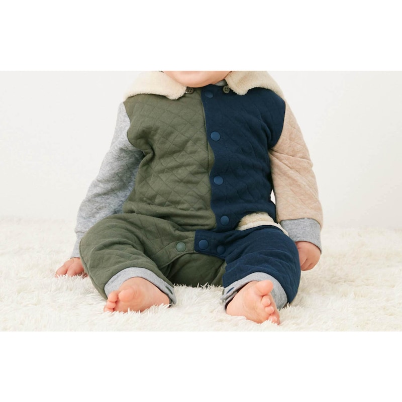 マルチカラーカーキ系／モデル身長69.5cm・70サイズ着用
