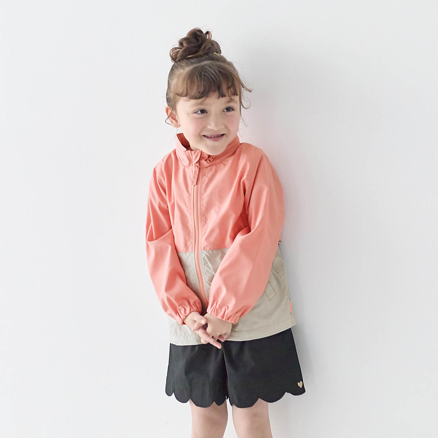 裏地綿100 でフード収納ができるポケッタブルな満点ウィンドブレーカー 子供服 男の子 女の子 の通販 ベルメゾン ジータ Gita 通販のベルメゾンネット 裏地綿100 でフード収納ができるポケッタブルな満点ウィンドブレーカー 子供服 男の子 女の子 の通販 ベルメゾン ジータ Gita 通販のベルメゾンネット