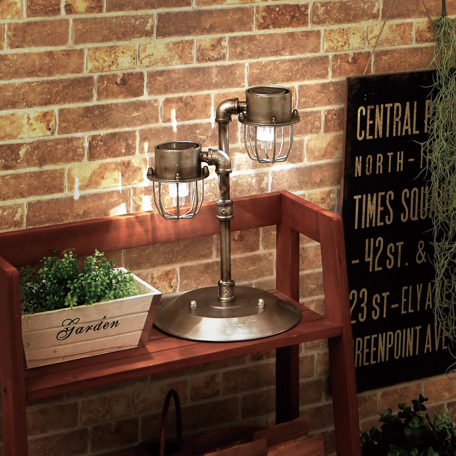 【ベルメゾン】ガス管デザインのソーラーライト