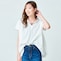 胸元から見えるレースが上品で華やかな印象に♪