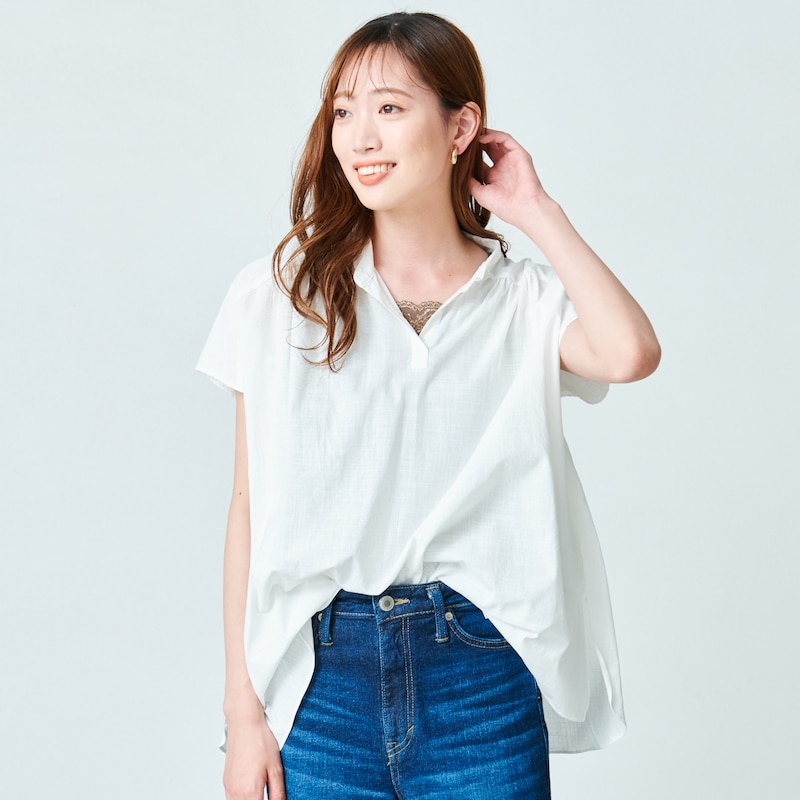 胸元から見えるレースが上品で華やかな印象に♪
