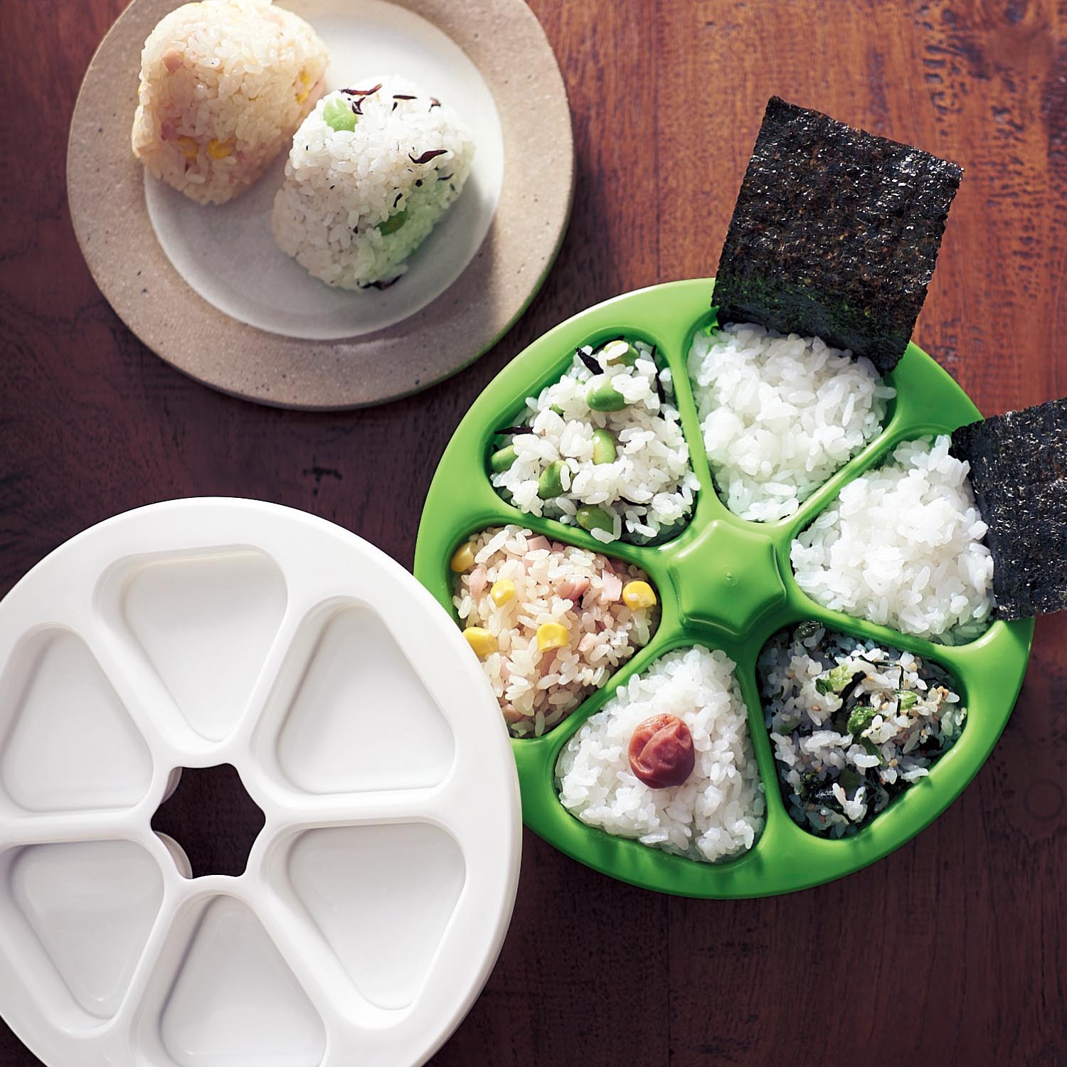 【ベルメゾン】6個のおにぎりが同時に作れるライスボールメーカー