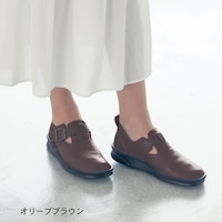 オリーブブラウン着用