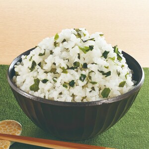 特定原材料等（アレルギー物質）２７品目不使用の非常食。わかめの風味が詰まった、海の香り豊かなご飯です