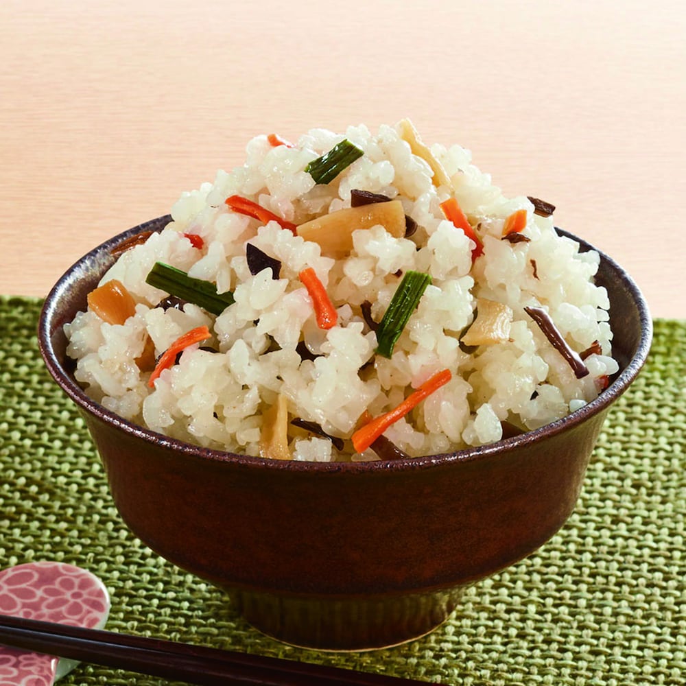 素朴で懐かしい味の山菜おこわです。