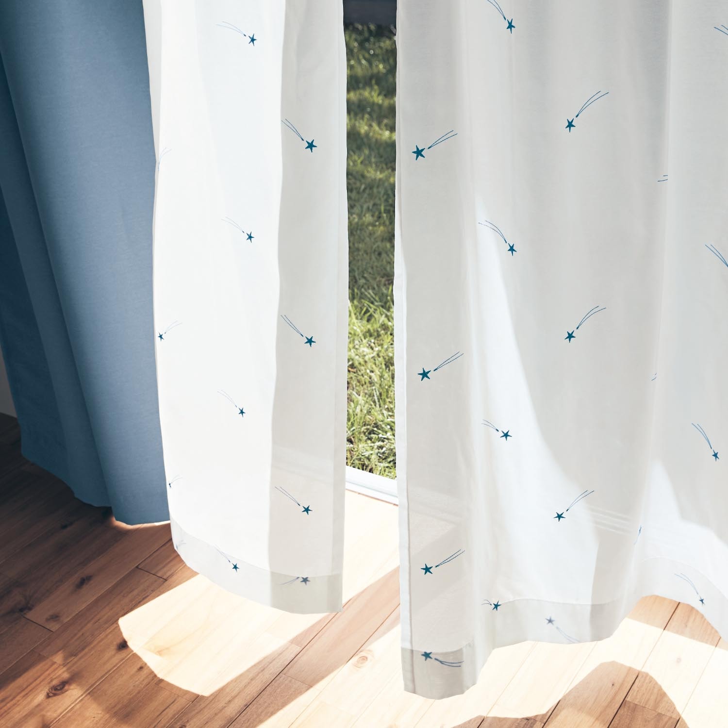 【ベルメゾン】刺繍のUVカットボイルカーテン