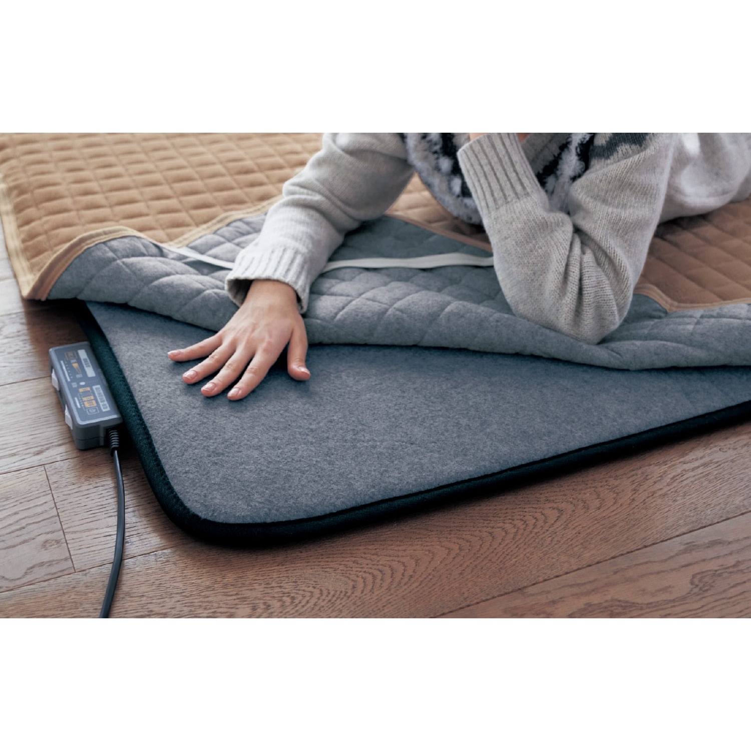 <低反発ボリュームタイプ>すべり止めシート付き。ラグの下に敷くアンダーラグ(BELLE MAISON DAYS) <低反発ボリュームタイプ>すべり止めシート付き。ラグの下に敷くアンダーラグ(BELLE MAISON DAYS)