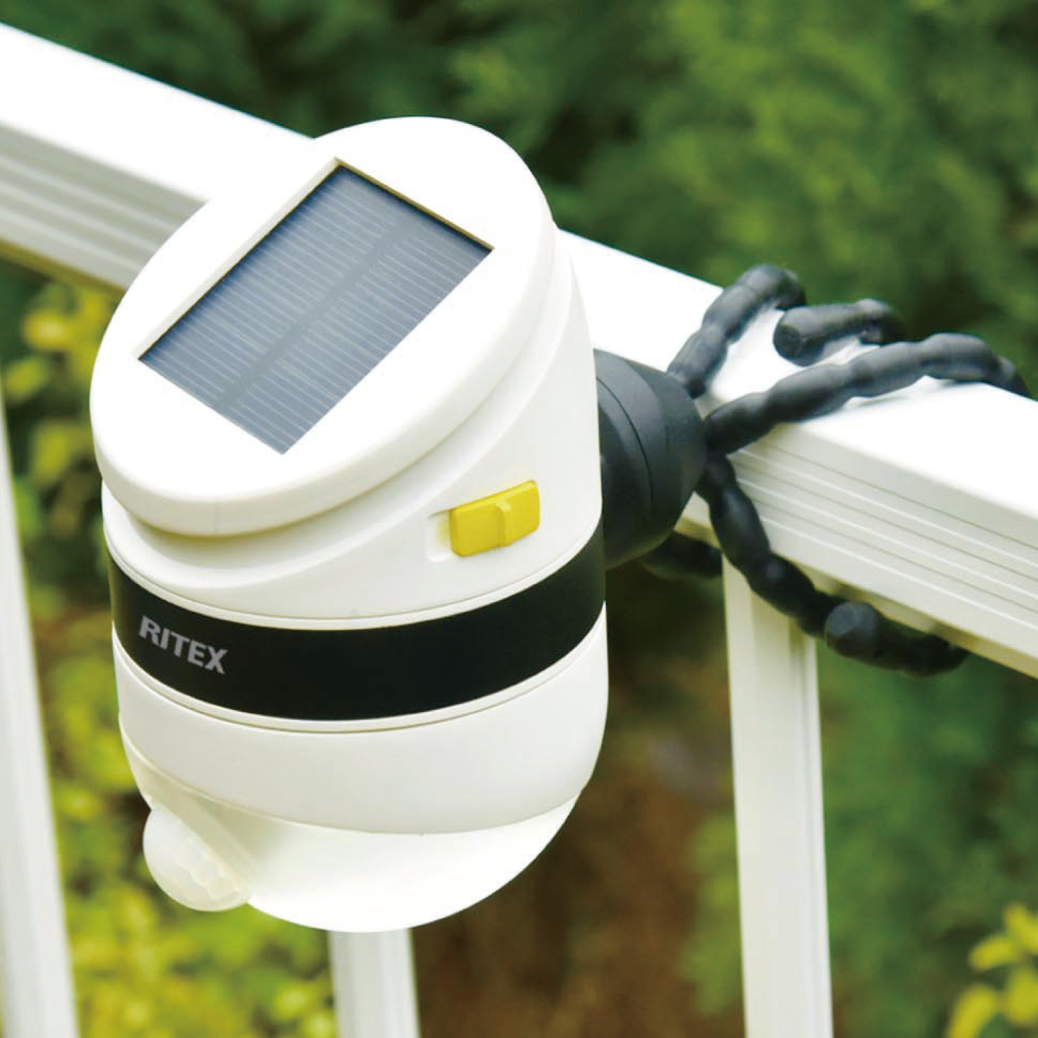 【ベルメゾン】【防災にも】近づくとパッと点灯!どこでも人感センサーライト