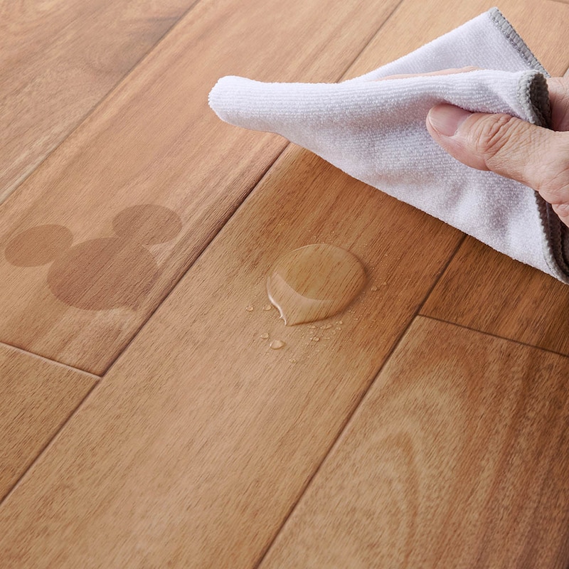 こぼしてもサッと拭くだけ