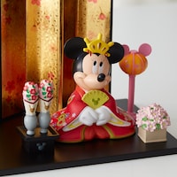 着物の重なり具合や、小物のリアルさまで細部まで表現