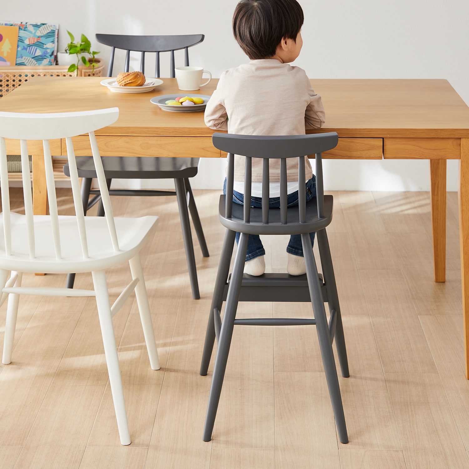 キッズも使えるハイタイプのウィンザーチェア（ダイニングチェア
