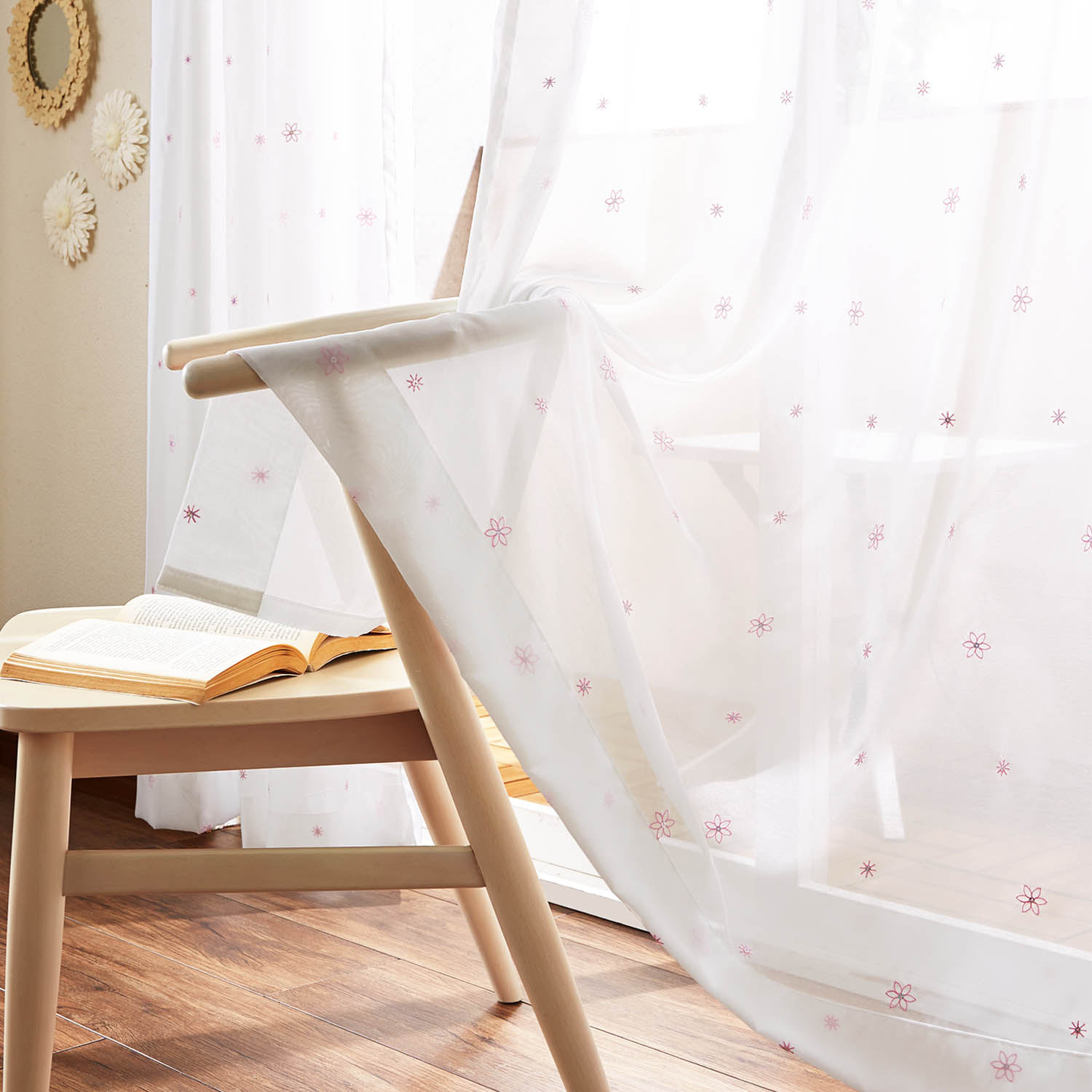 【ベルメゾン】【99サイズ】 スパンコール刺繍の小花柄ボイルカーテン